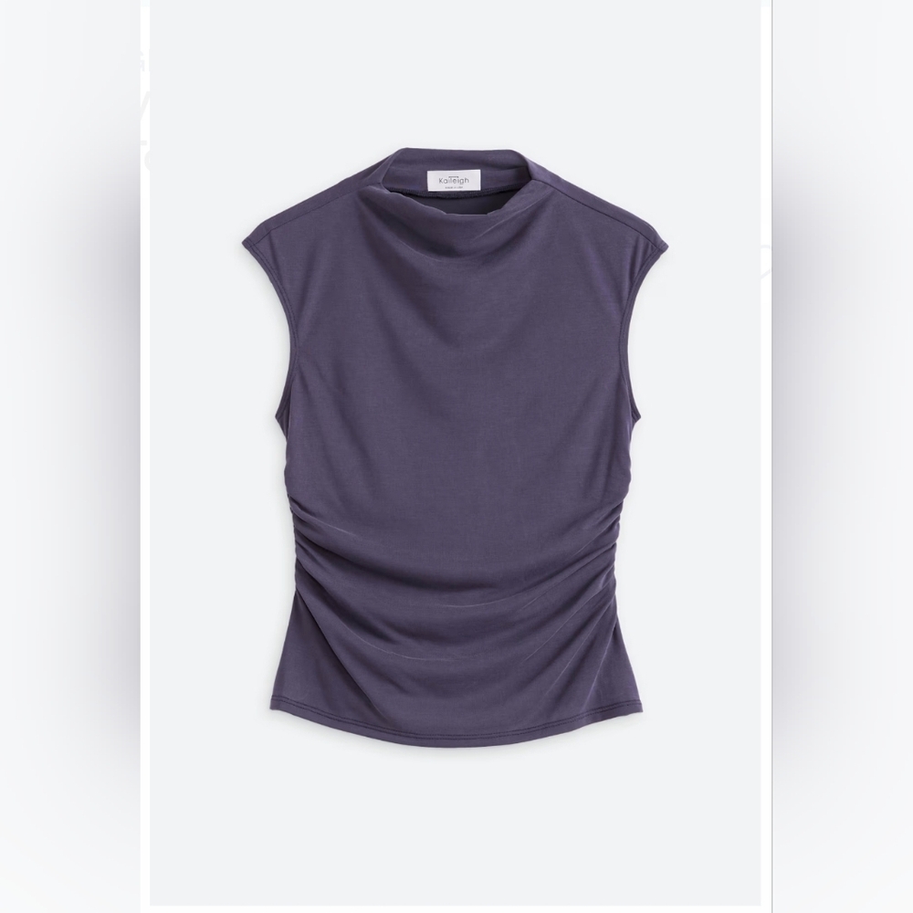 Gilli Veira Mockneck Ruched Knit Top